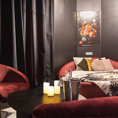 Legend Majestic Superbe Love Room - Jacuzzi - Champagne - Romantisme - Parking Prive Gratuit Macon Exterior photo