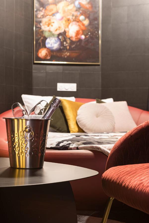 Legend Majestic Superbe Love Room - Jacuzzi - Champagne - Romantisme - Parking Prive Gratuit Macon Exterior photo