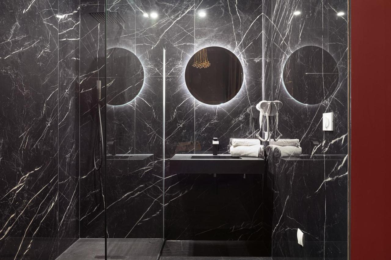 Legend Majestic Superbe Love Room - Jacuzzi - Champagne - Romantisme - Parking Prive Gratuit Macon Exterior photo