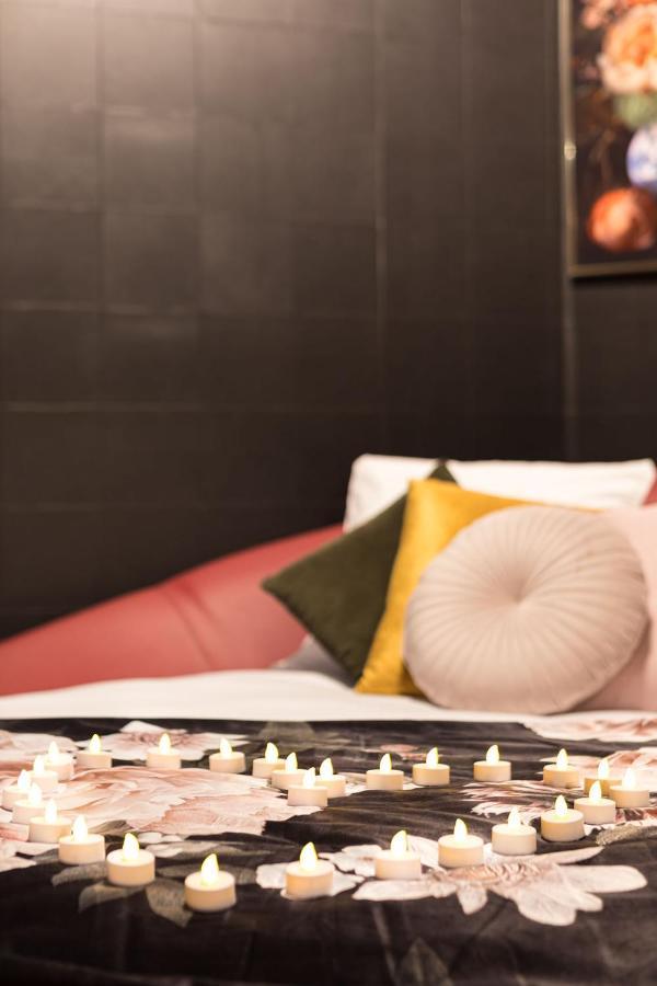 Legend Majestic Superbe Love Room - Jacuzzi - Champagne - Romantisme - Parking Prive Gratuit Macon Exterior photo