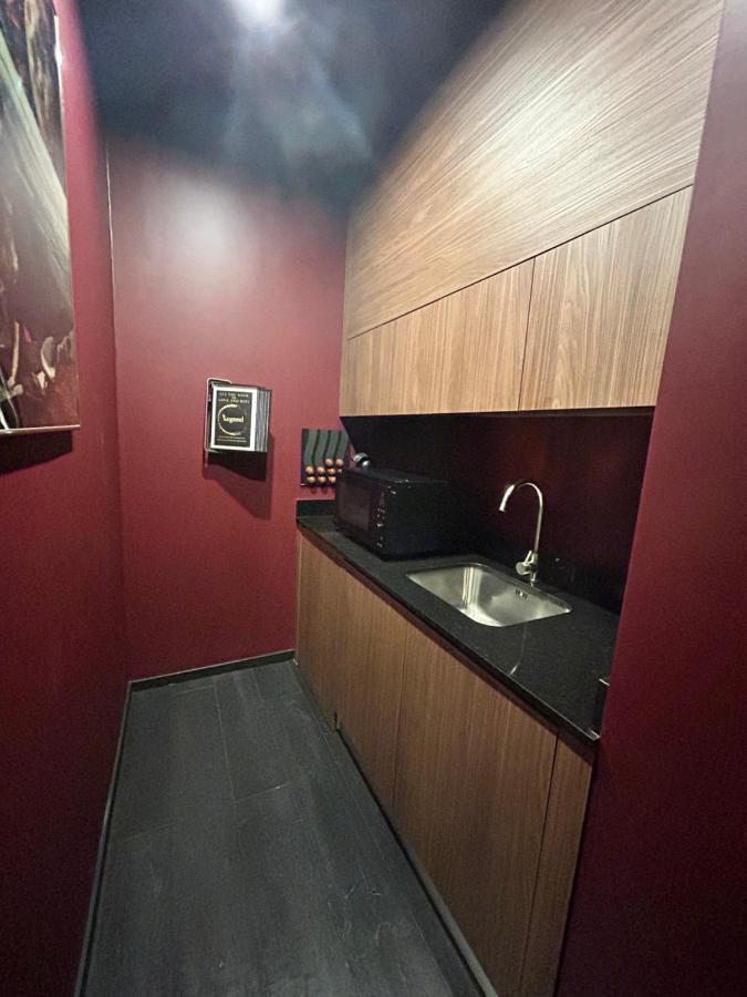 Legend Majestic Superbe Love Room - Jacuzzi - Champagne - Romantisme - Parking Prive Gratuit Macon Exterior photo